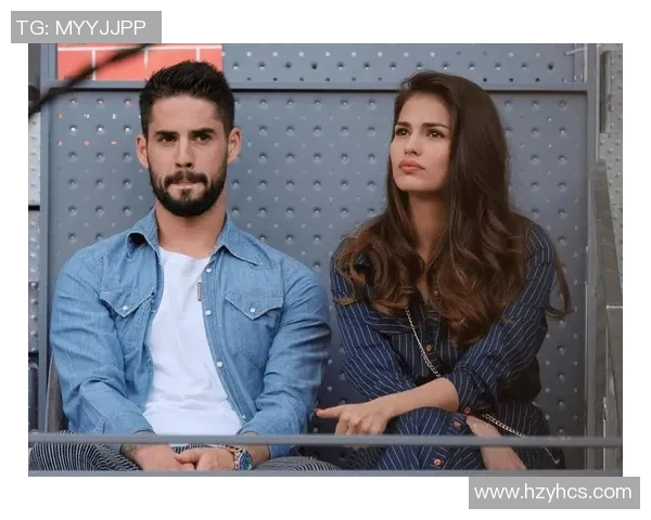 足球球星年轻女友引发关注 成为社交媒体新宠儿与热议话题